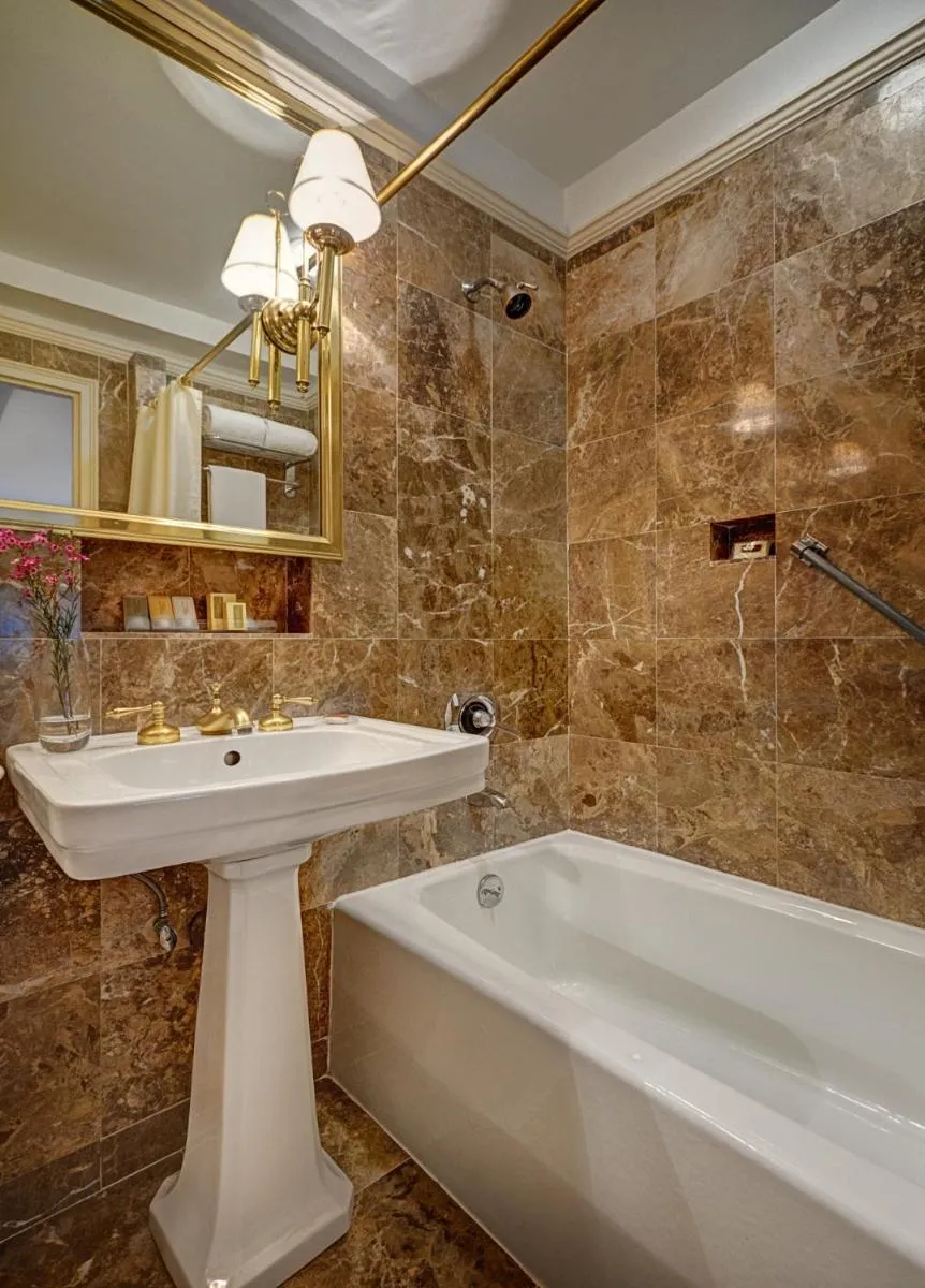 Hotel Elysee by Library Hotel Collection — 4