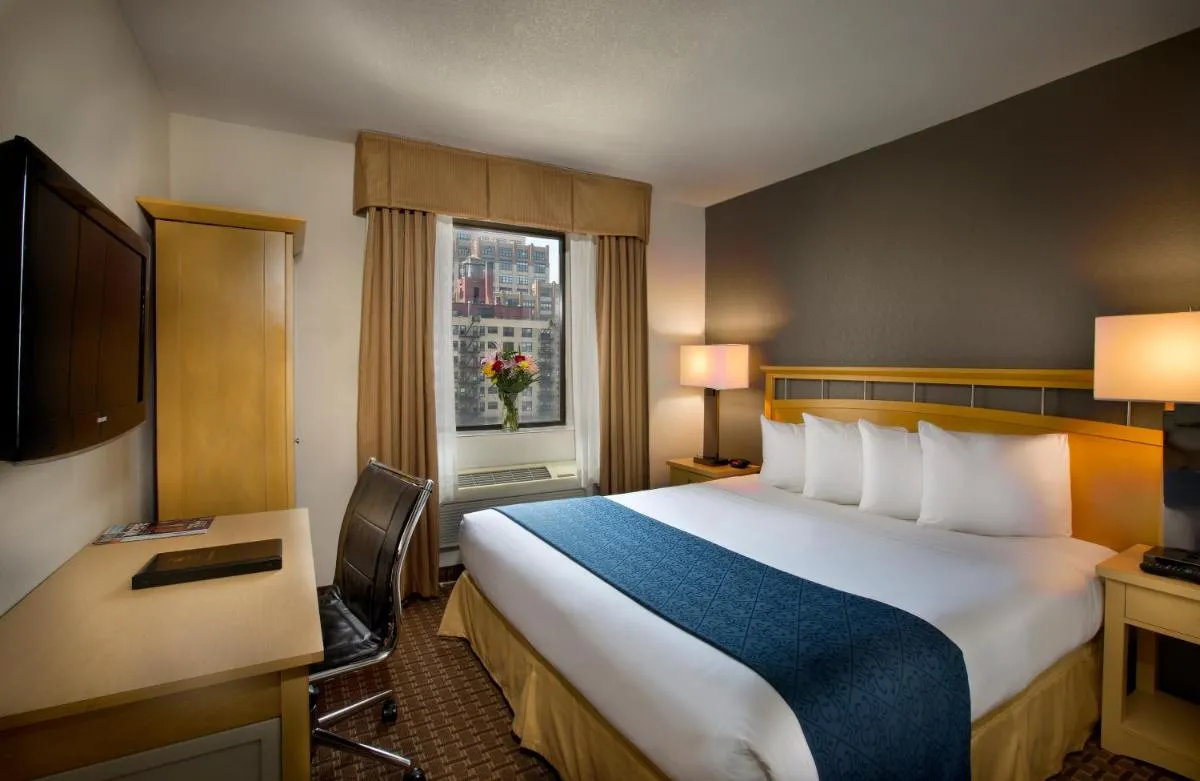 Hudson River Hotel — 2