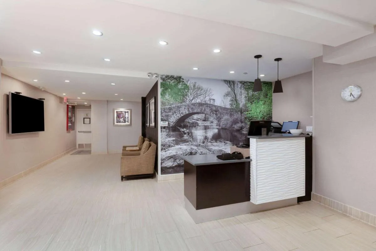 La Quinta by Wyndham New York City Central Park — 5