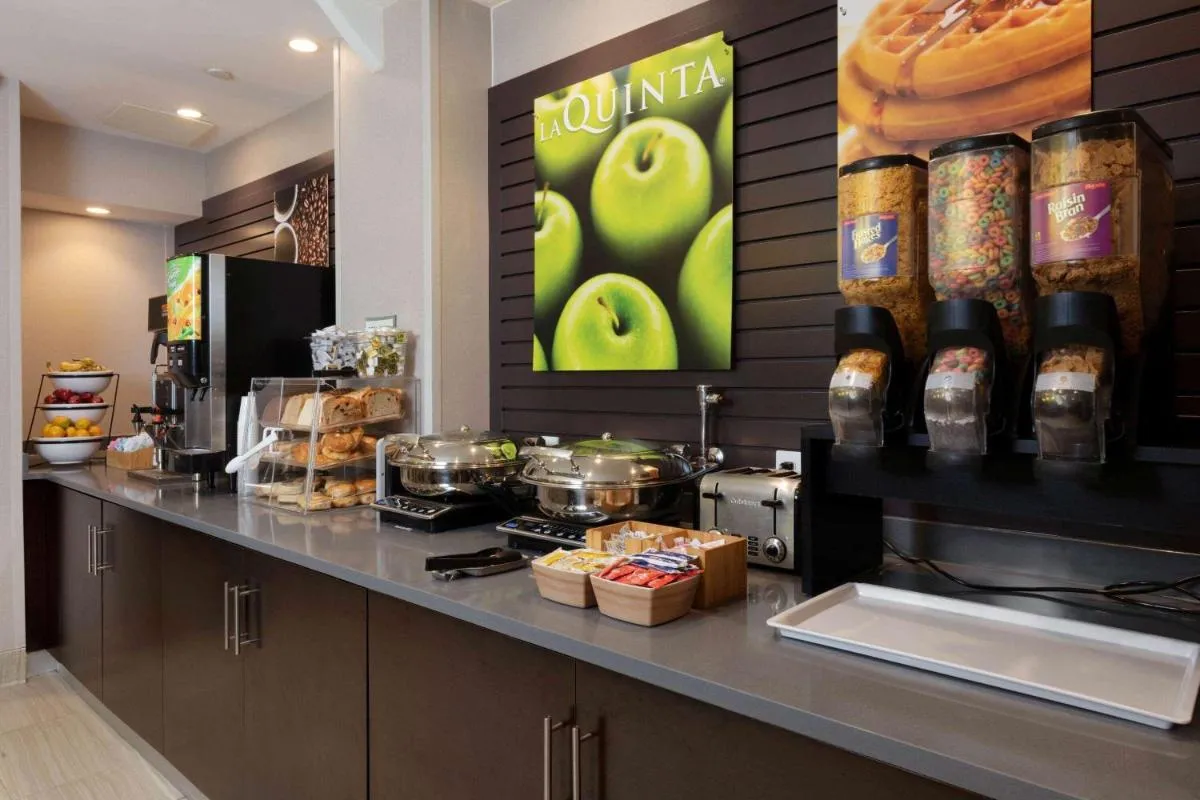 La Quinta by Wyndham New York City Central Park — 4