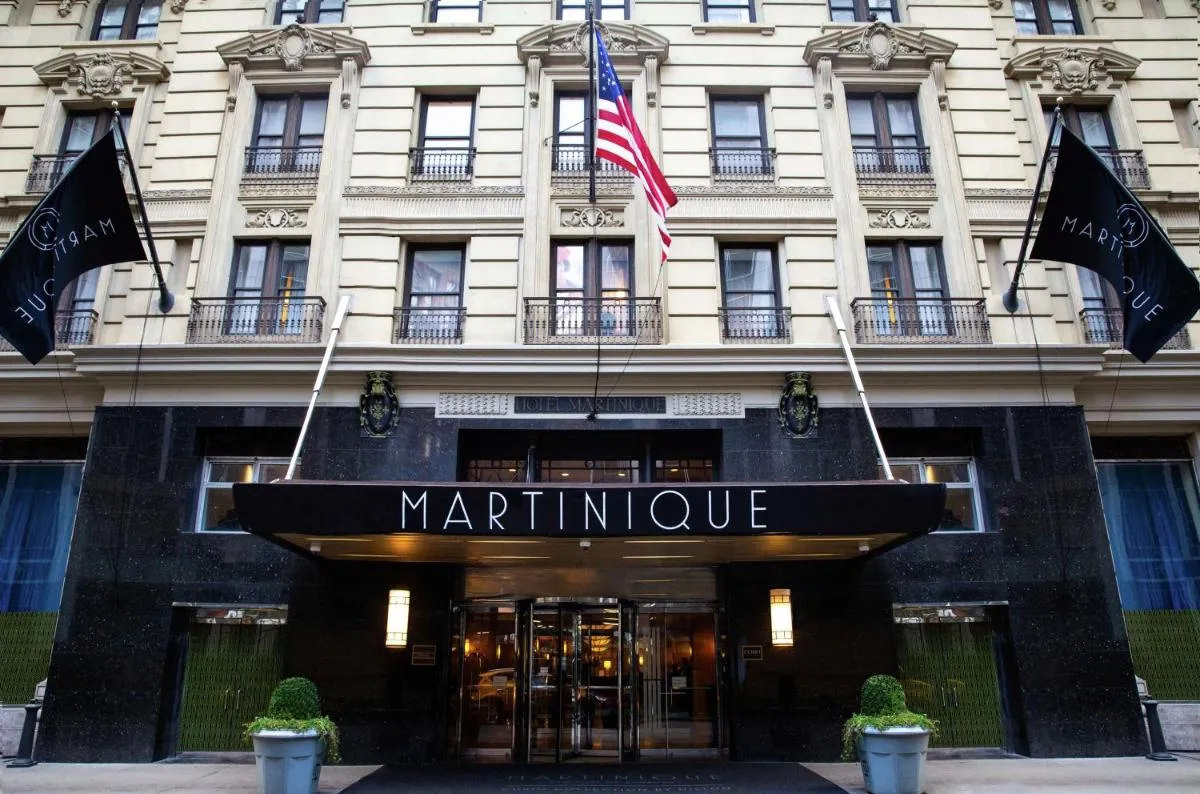 Martinique New York on Broadway, Curio Collection by Hilton — 3