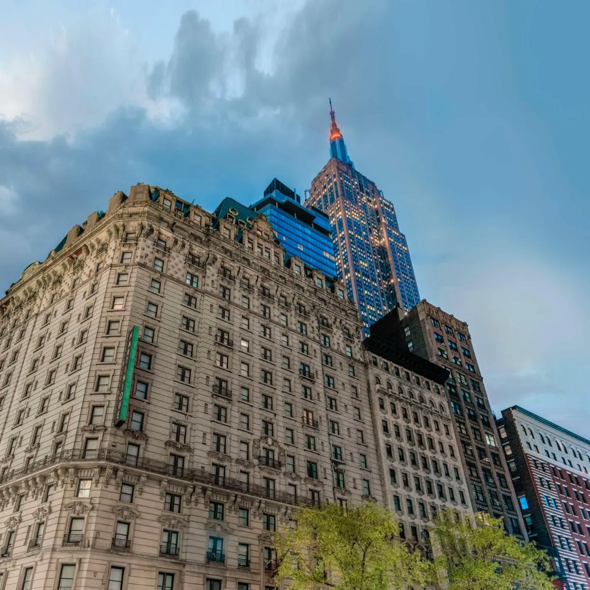Martinique New York on Broadway, Curio Collection by Hilton — 4
