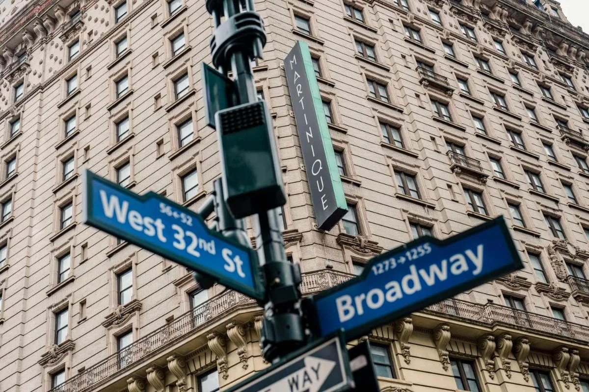 Martinique New York on Broadway, Curio Collection by Hilton — 6