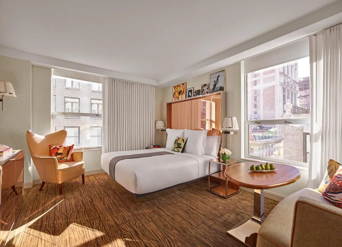 Mondrian Park Avenue — 2