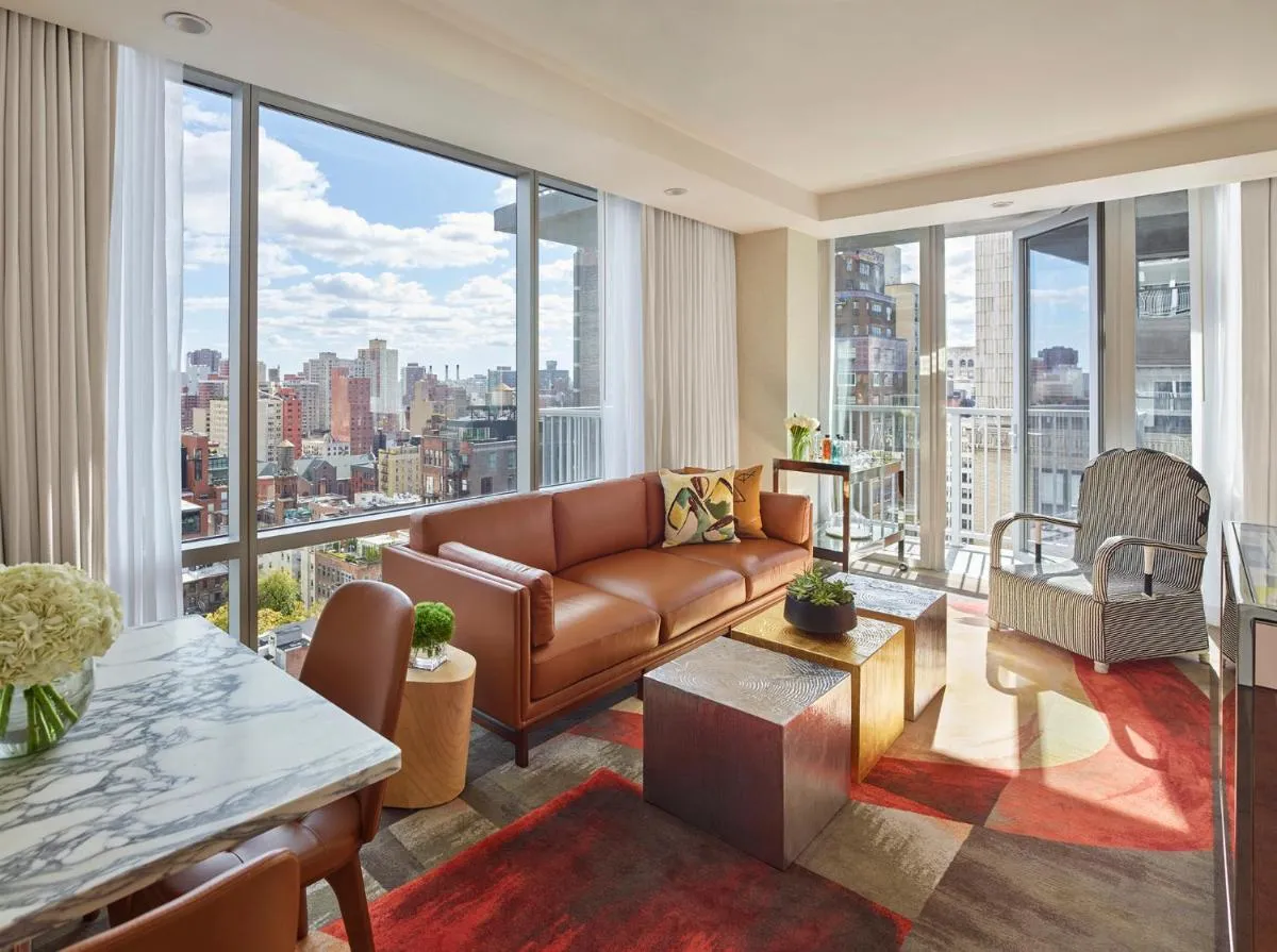 Mondrian Park Avenue — 3