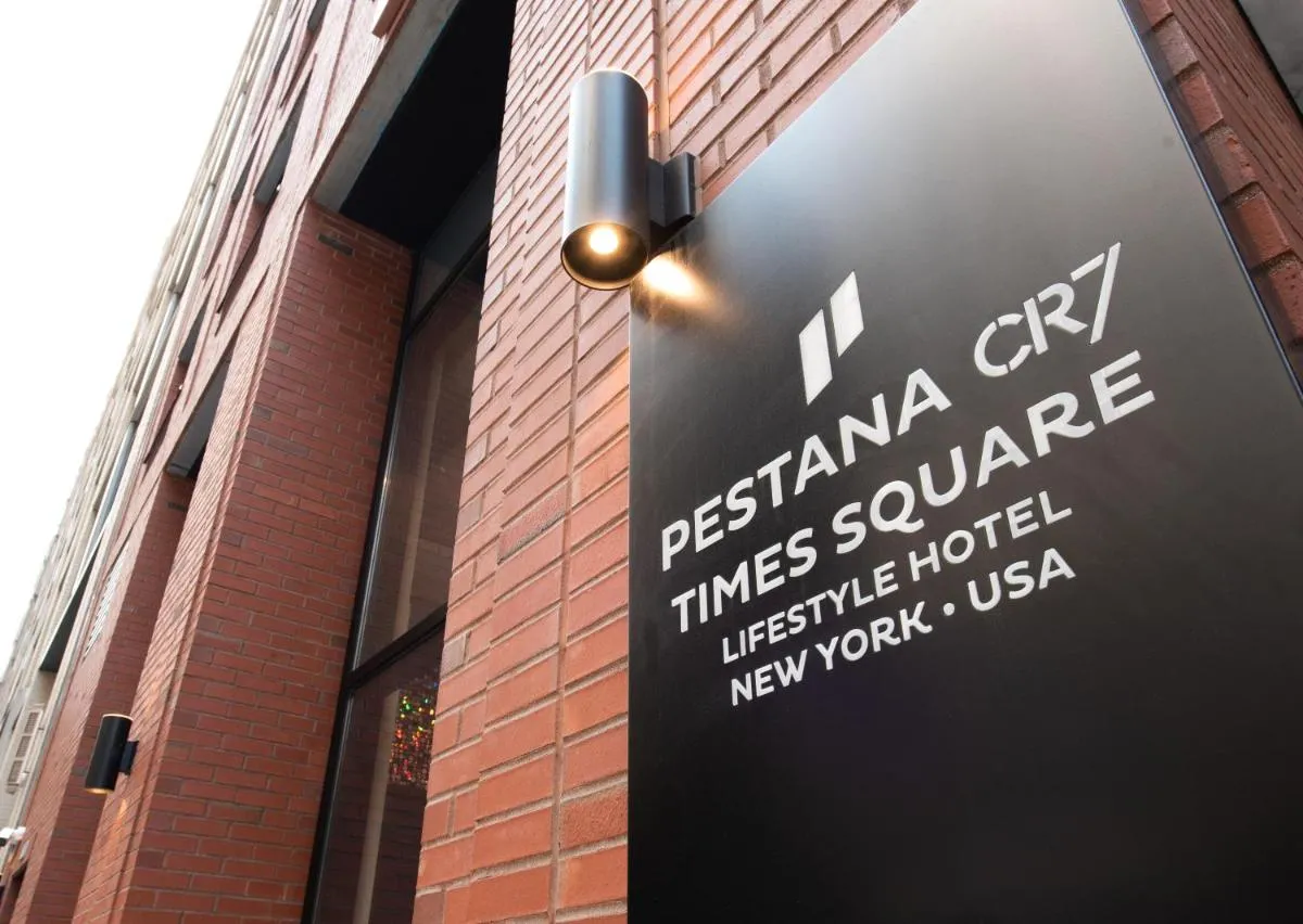 Pestana CR7 Times Square — 7