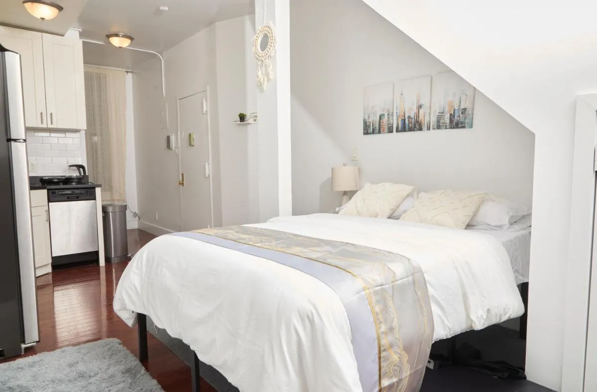 Private Loft in Hells Kitchen near Times Square — 3