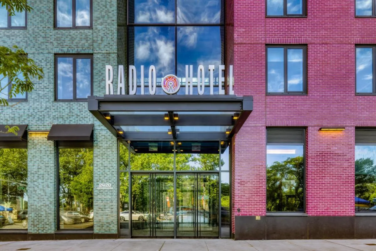 Radio Hotel — 7
