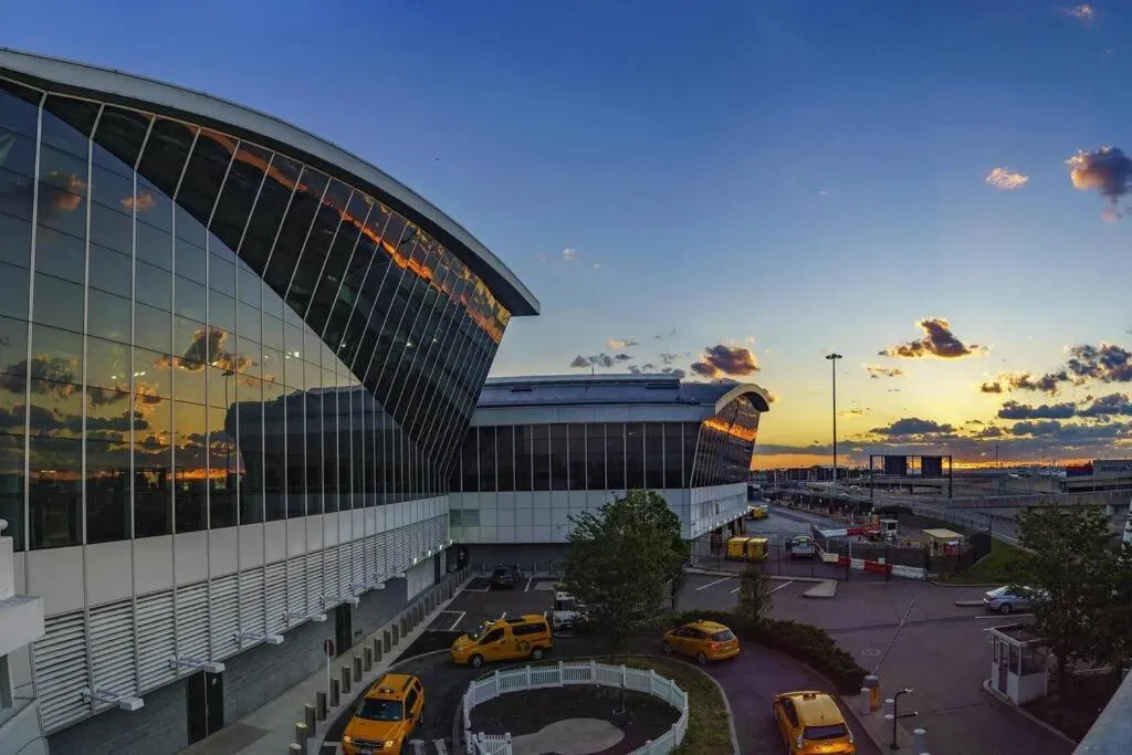 SWJ 2nd – Times SQ, Brooklyn Bridge, LGA in 15 min — 6