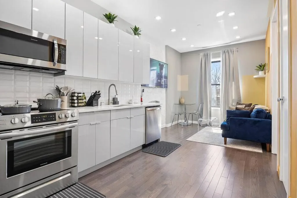 SWJ 5th – Perfect for Tourism: Near Train, Times Sq, Dining — 4