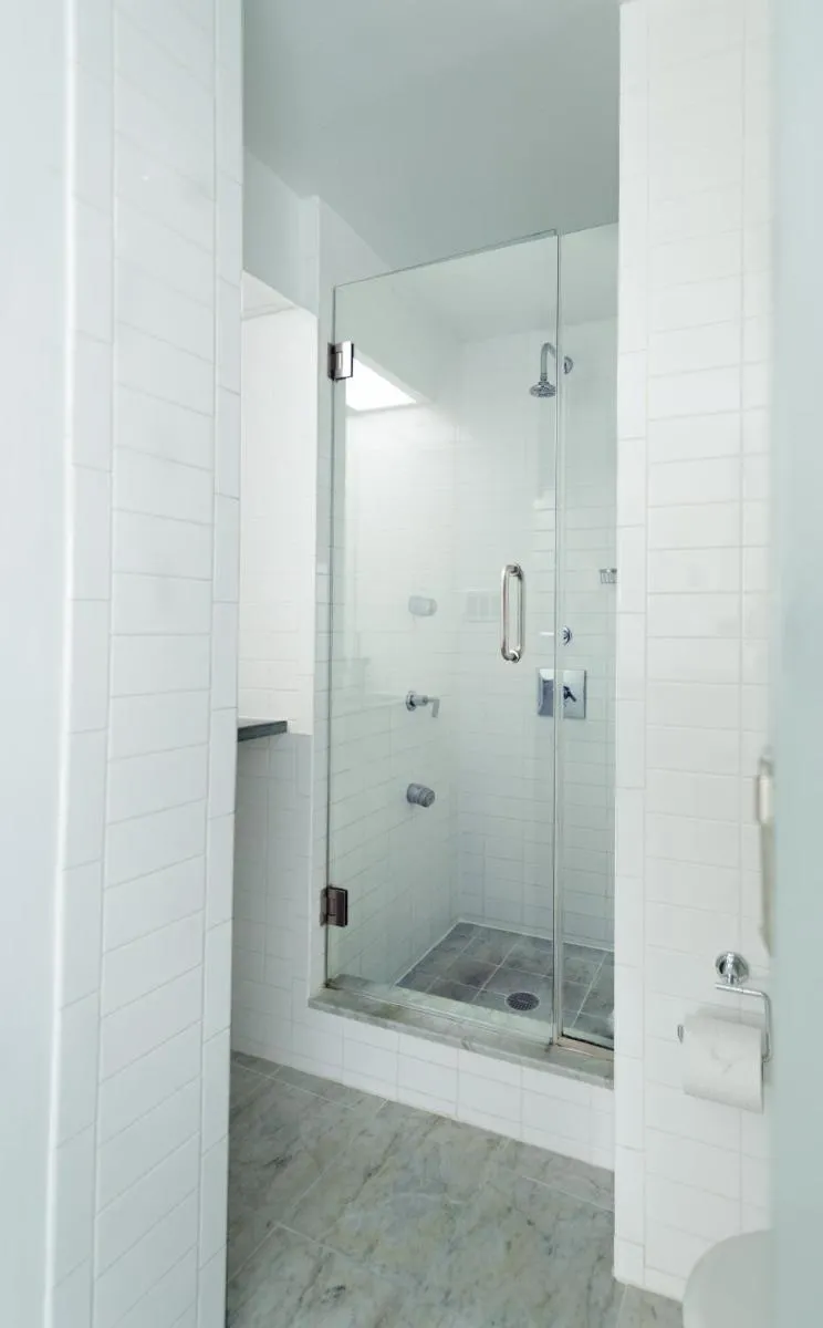 Shoreham Hotel — 5
