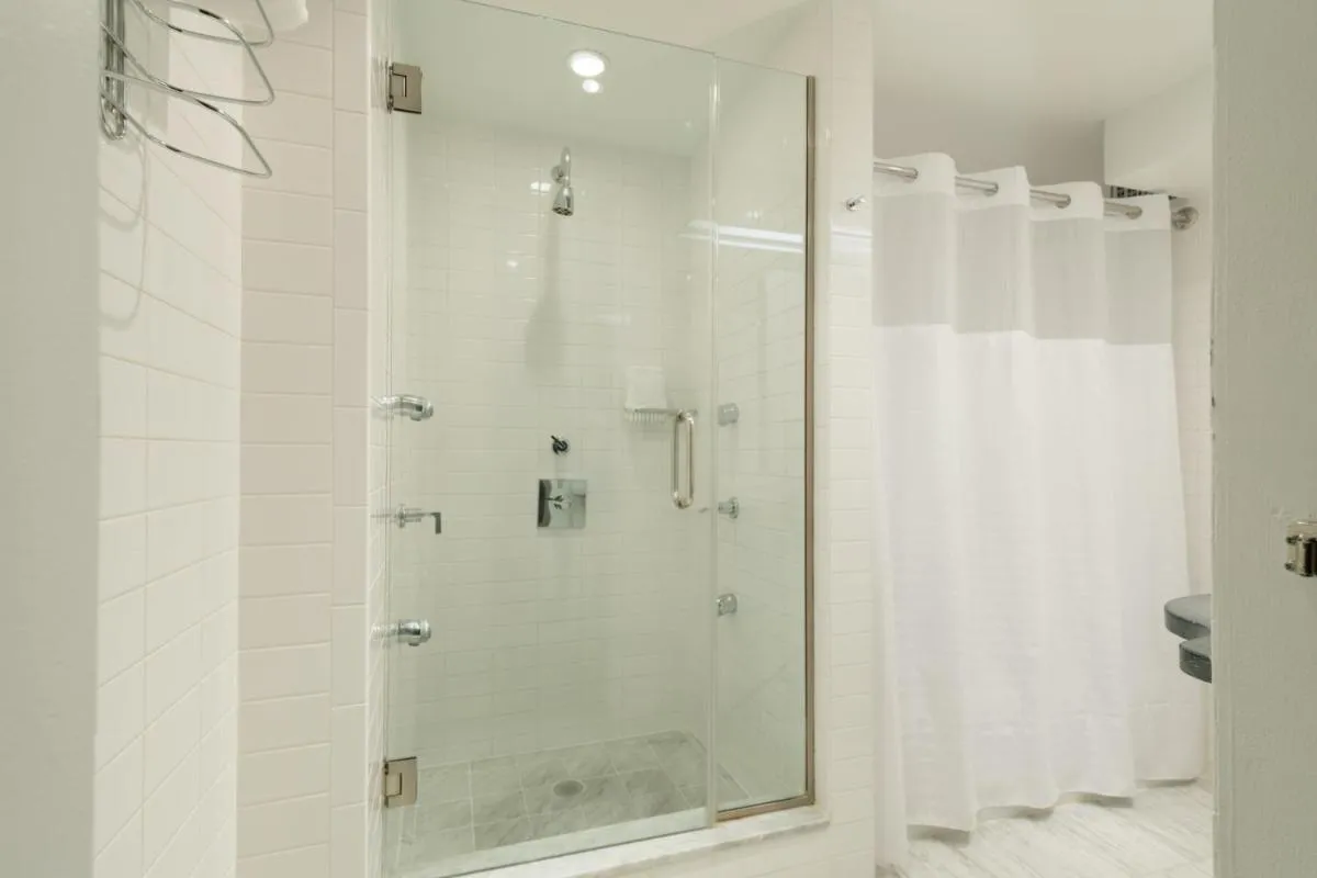 Shoreham Hotel — 3