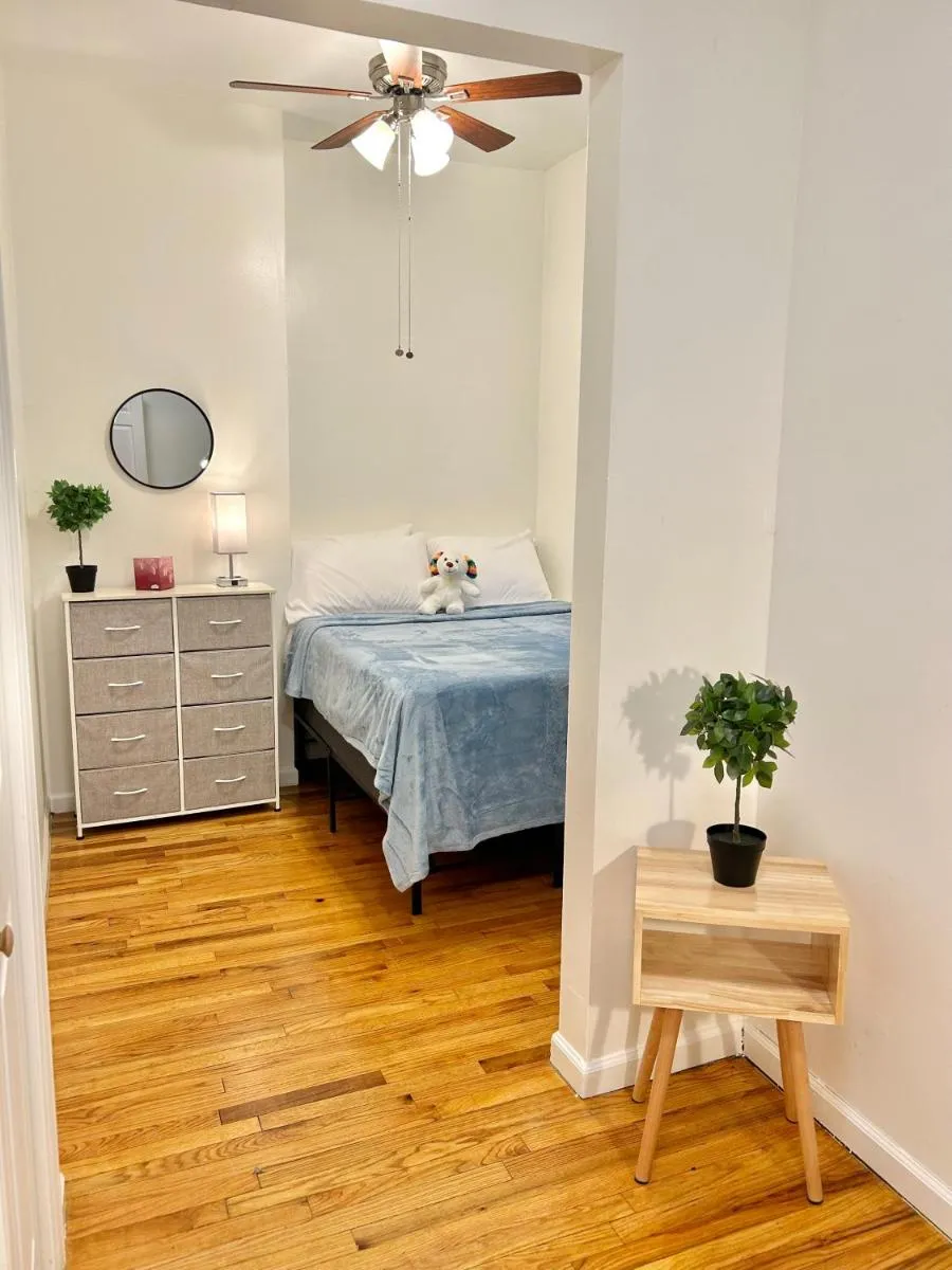 Spacious 2 Bedroom in East Village NYC — 4