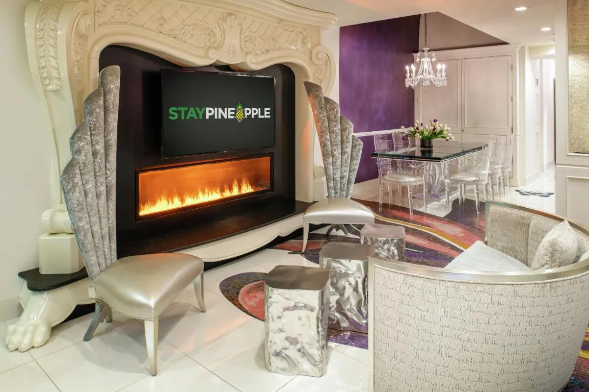 Staypineapple, An Artful Hotel, Midtown New York — 3