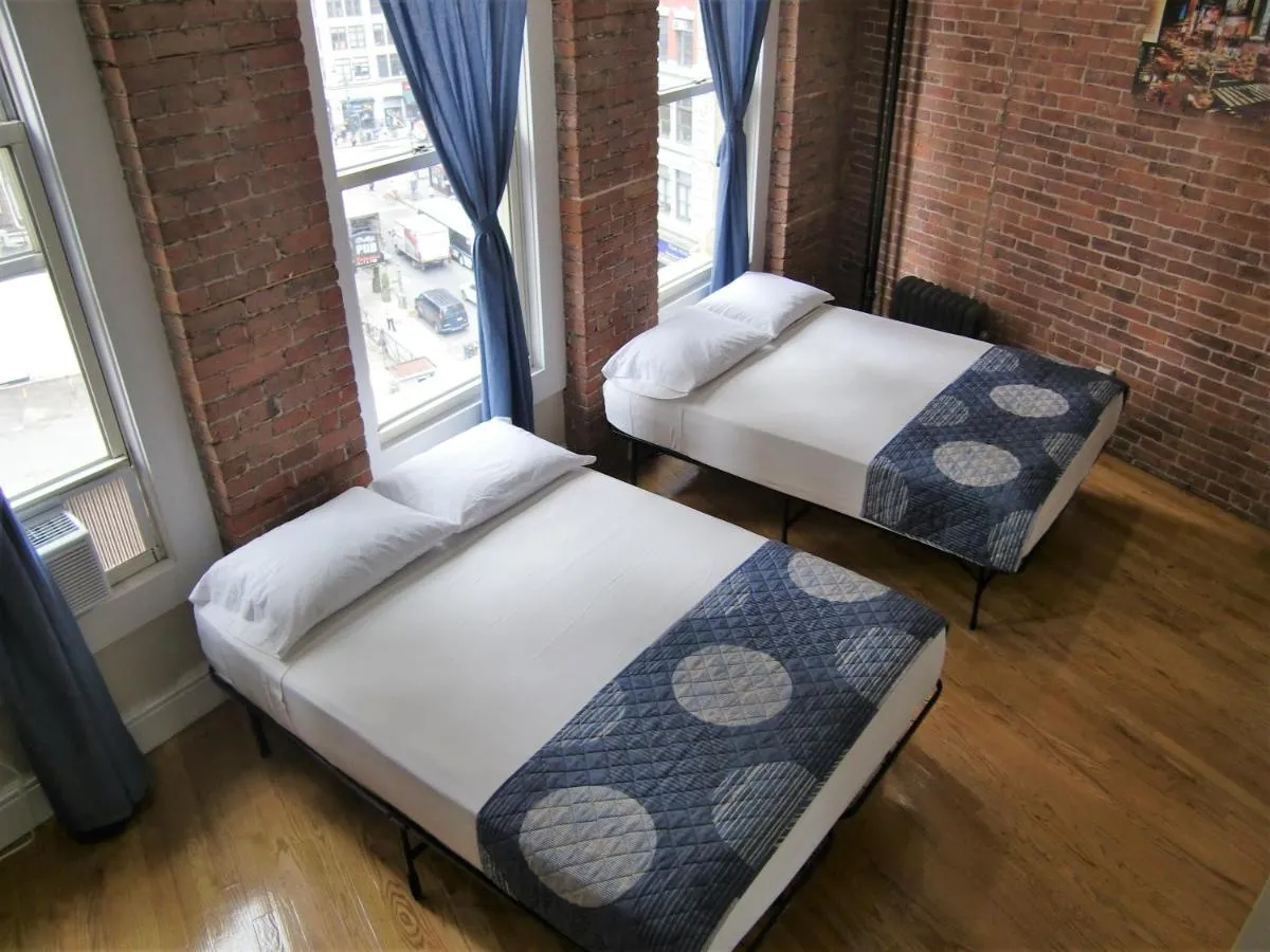 Studios Midtown Manhattan — 7