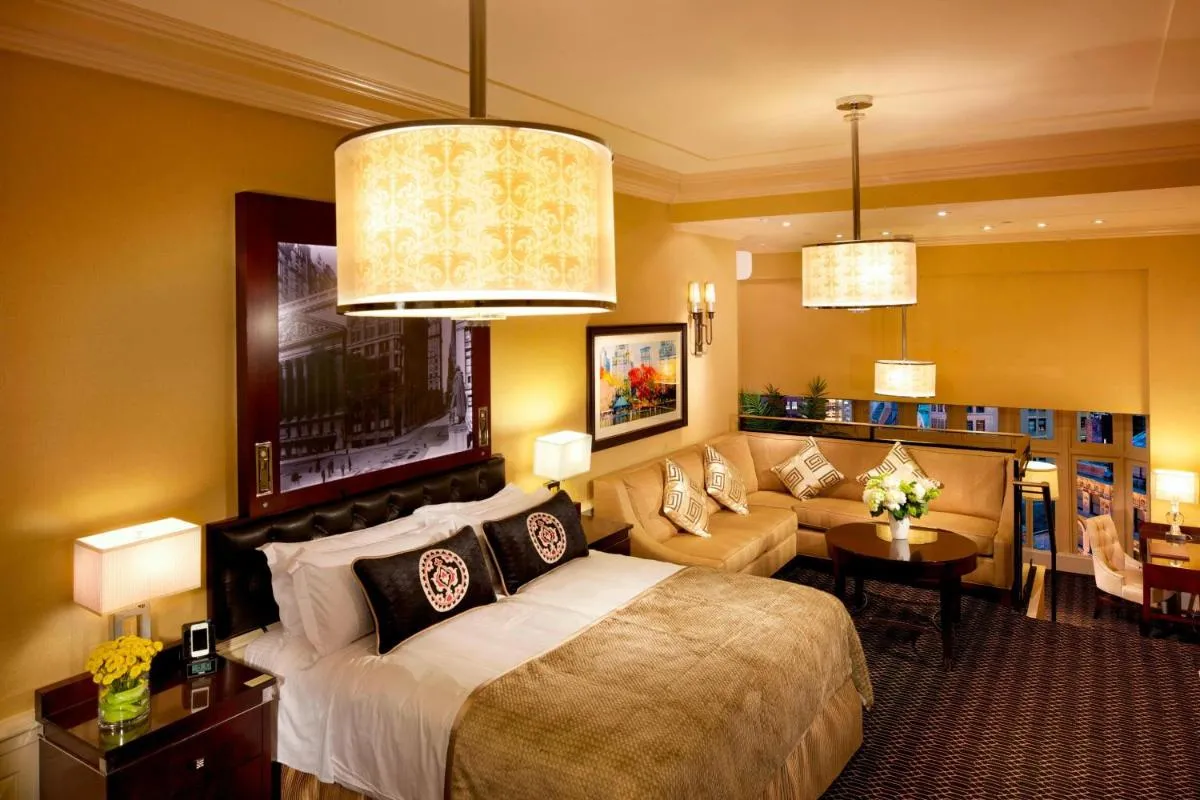 The Algonquin Hotel Times Square, Autograph Collection — 2