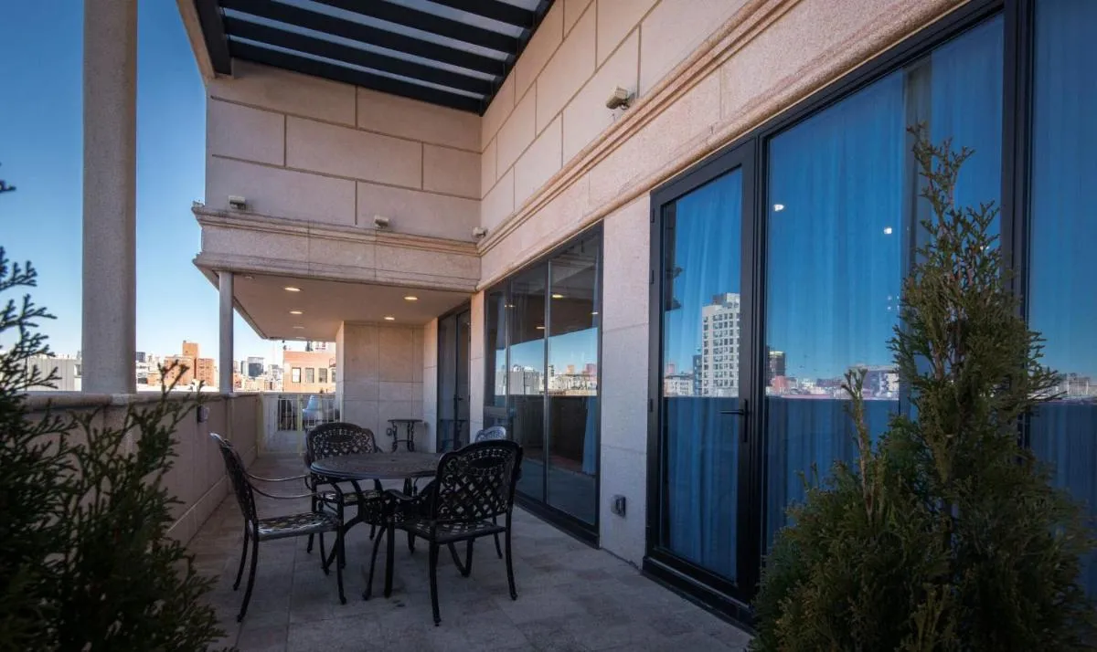 The Allen Hotel — 6