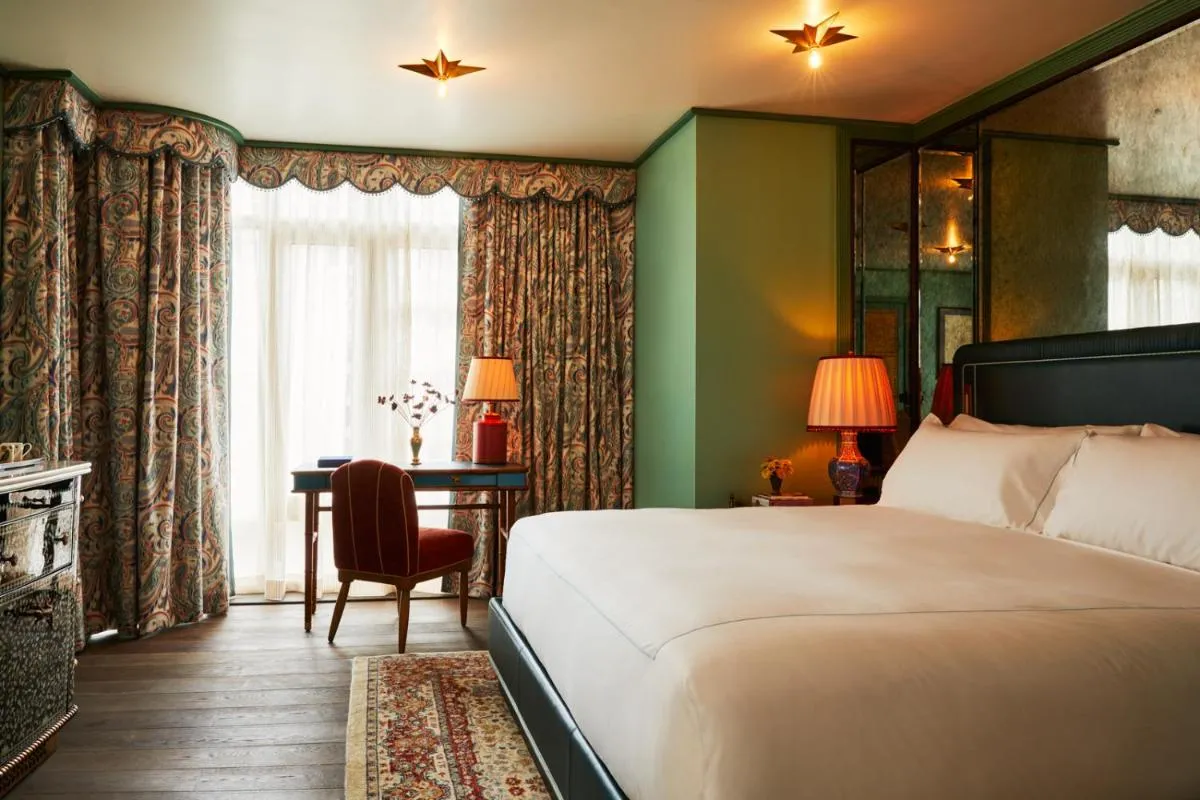 The Fifth Avenue Hotel — 7