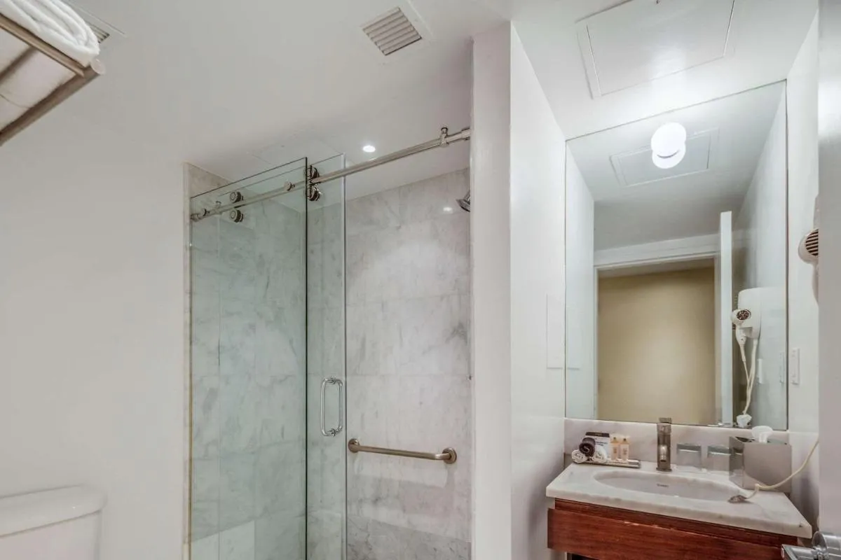 The Historic Blue Angel Hotel Lexington Ave, an Ascend Collection — 3
