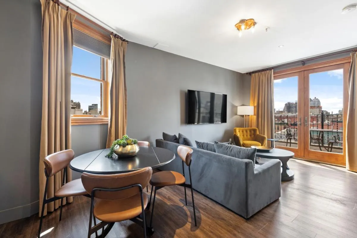 The Historic Blue Moon Hotel – NYC — 7