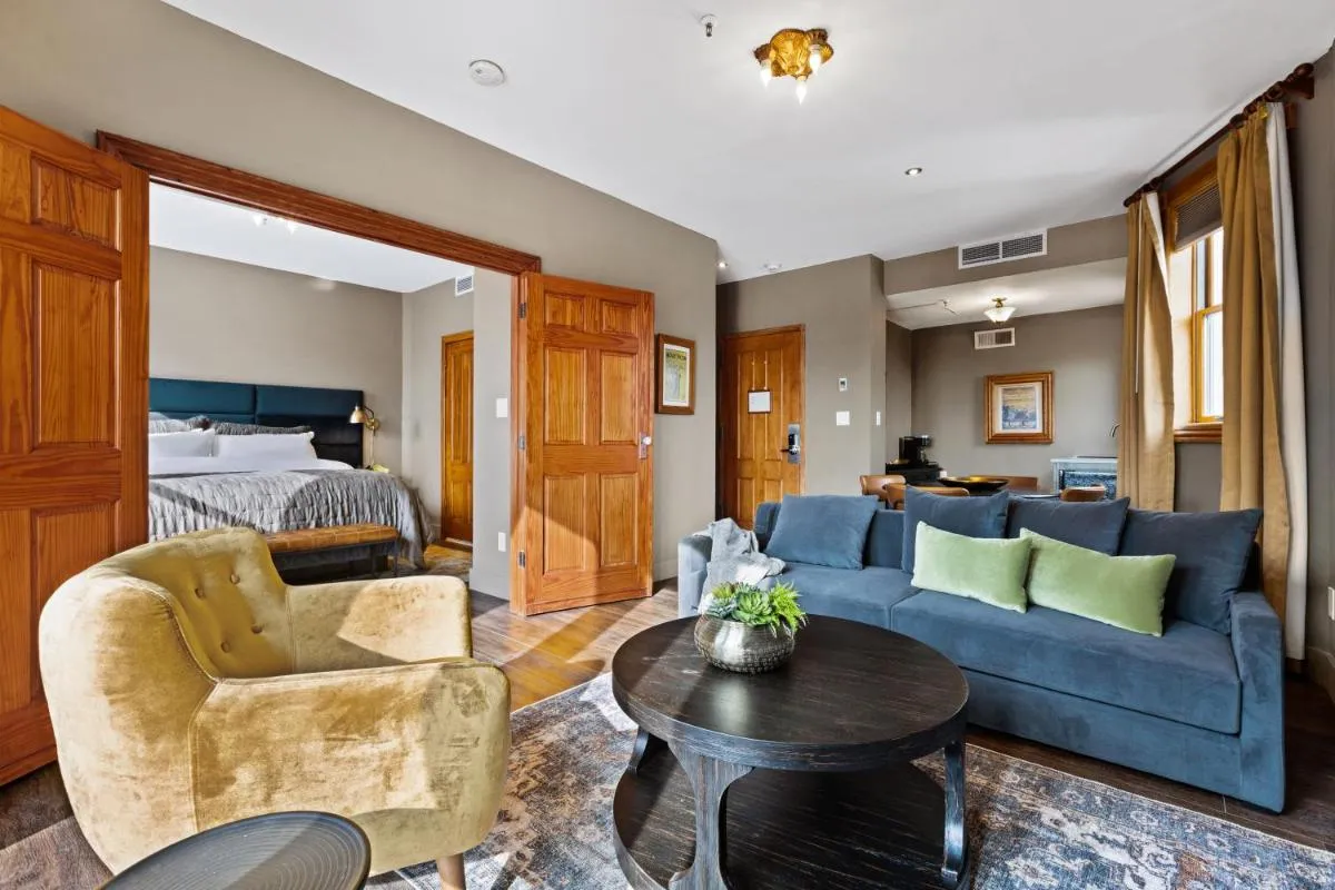The Historic Blue Moon Hotel – NYC — 5
