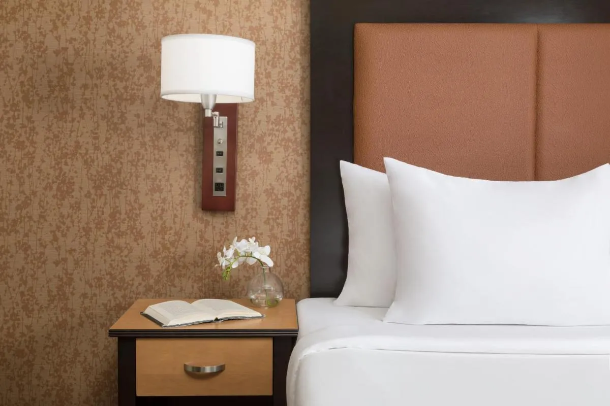 The Hotel at Fifth Avenue — 6