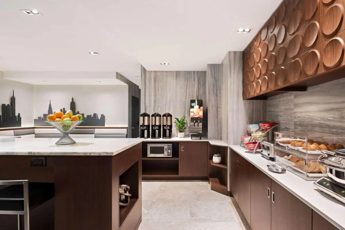 Wingate by Wyndham New York Midtown South/5th Ave — 4