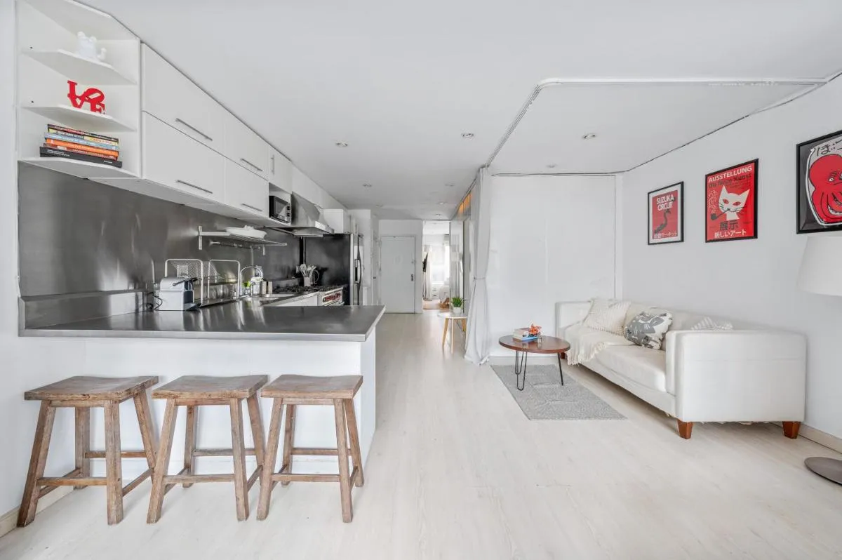Chinatown Essential 2 Bedroom 900 square feet — 2