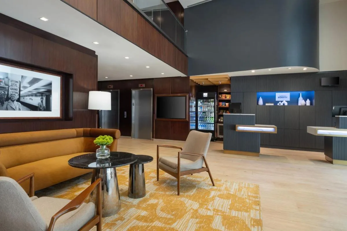 Courtyard by Marriott New York Manhattan / Soho — 4
