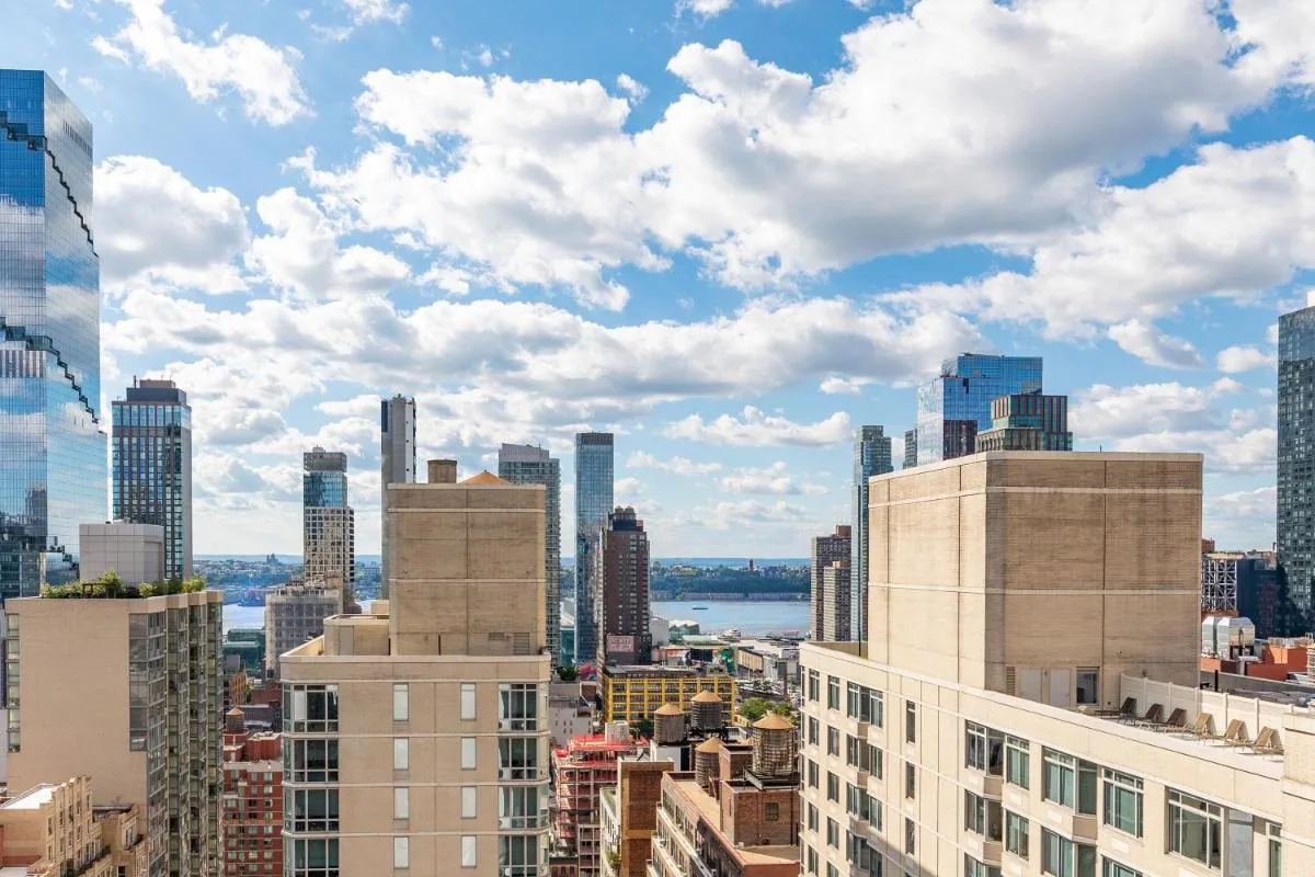Courtyard by Marriott Times Square West — 2