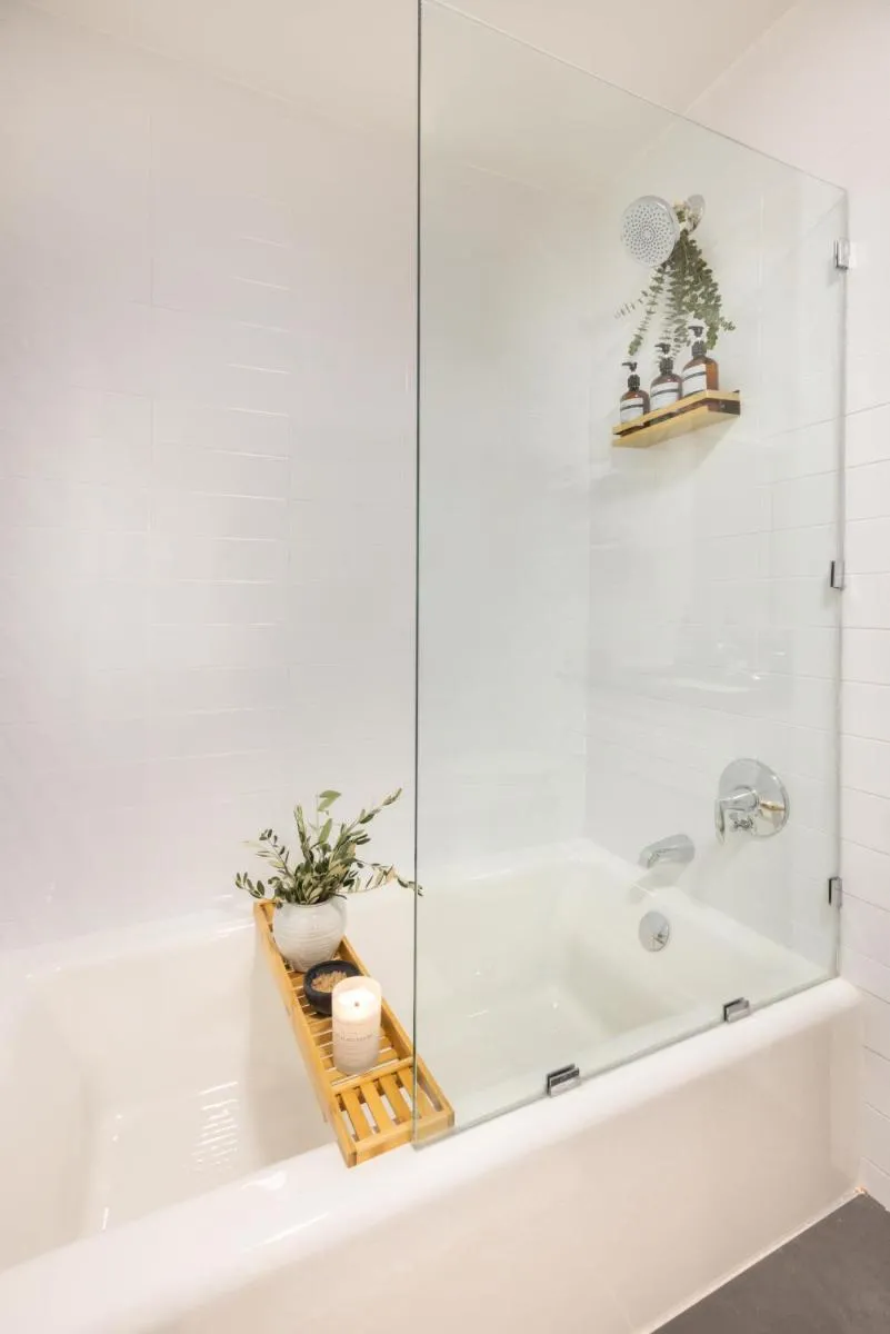 Designer Apt for 6, City Views, near Times Square! — 4