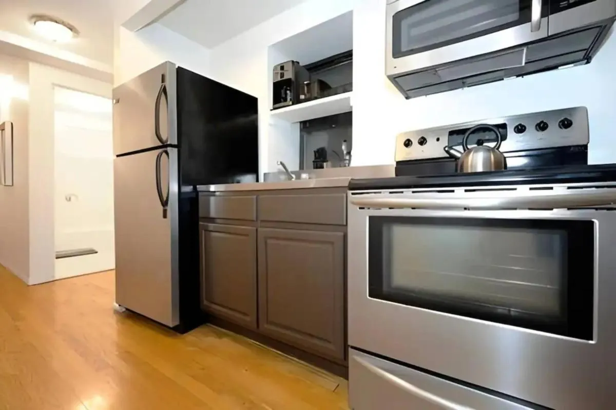 For Rent in Chelsea Your Ideal Space Awaits l Cardi l — 7