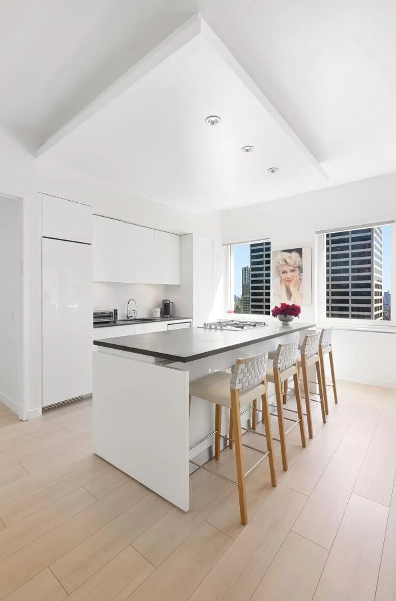 Exclusive Apartment Midtown Manhattan NYC Luxury Penthouse Sleeps 8 — 5