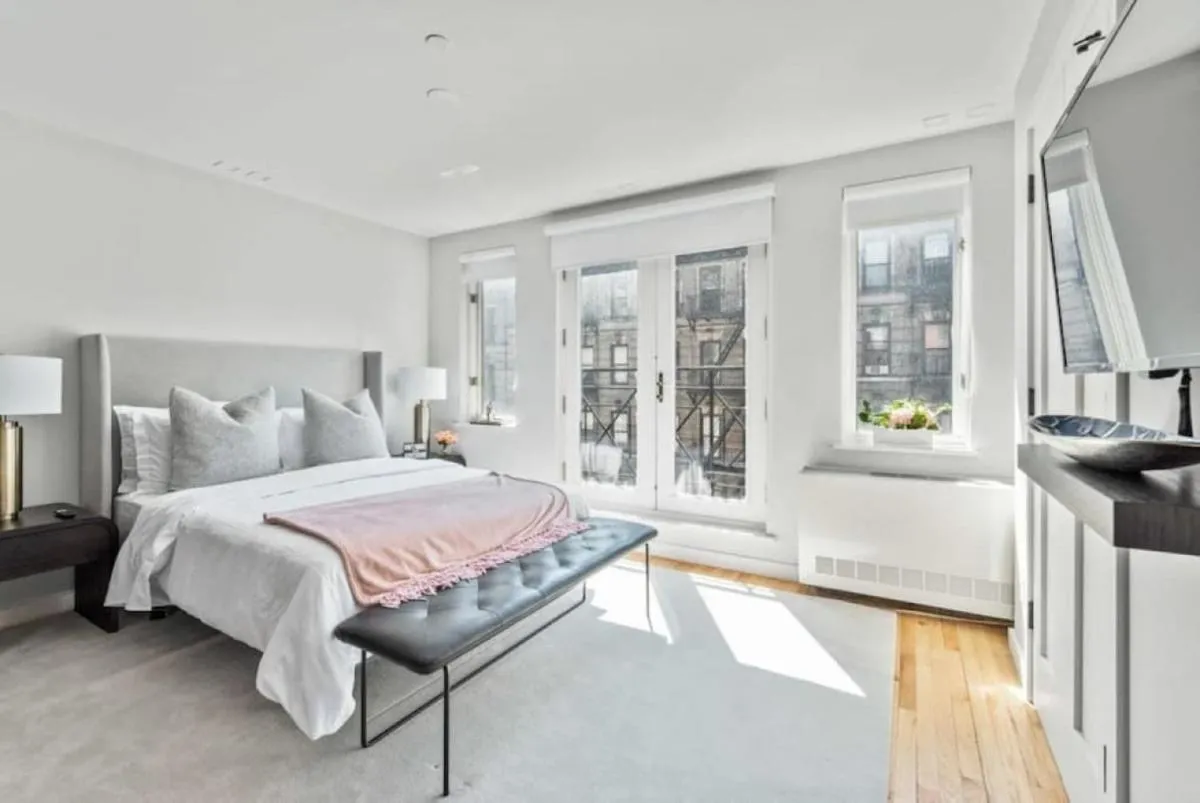 Luxe Studio with Charming Juliet Balcony — 2