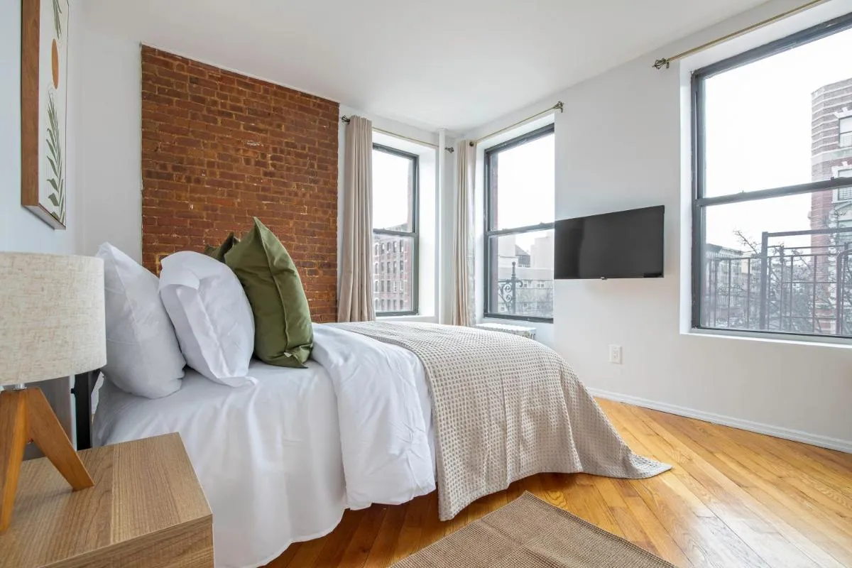 Marvelous & Cozy 3BDR & 2BTH in New York — 5