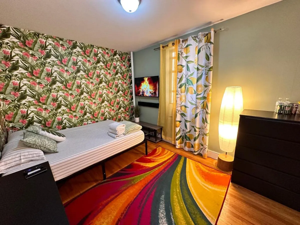 Tropical style room — 4