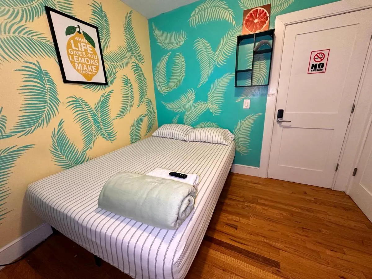 Lemon Vibes room — 5
