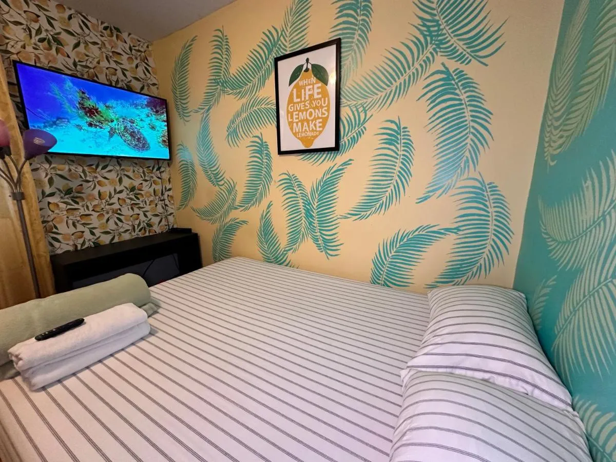 Lemon Vibes room — 6