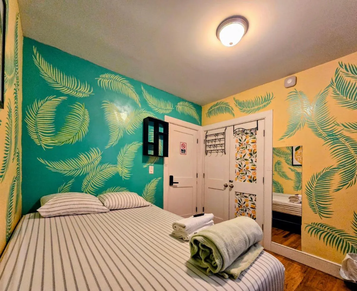 Lemon Vibes room — 2