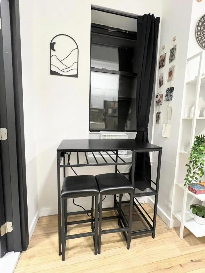 Steps from Everything – Modern 1-Bdr in Downtown’s Union Square — 5