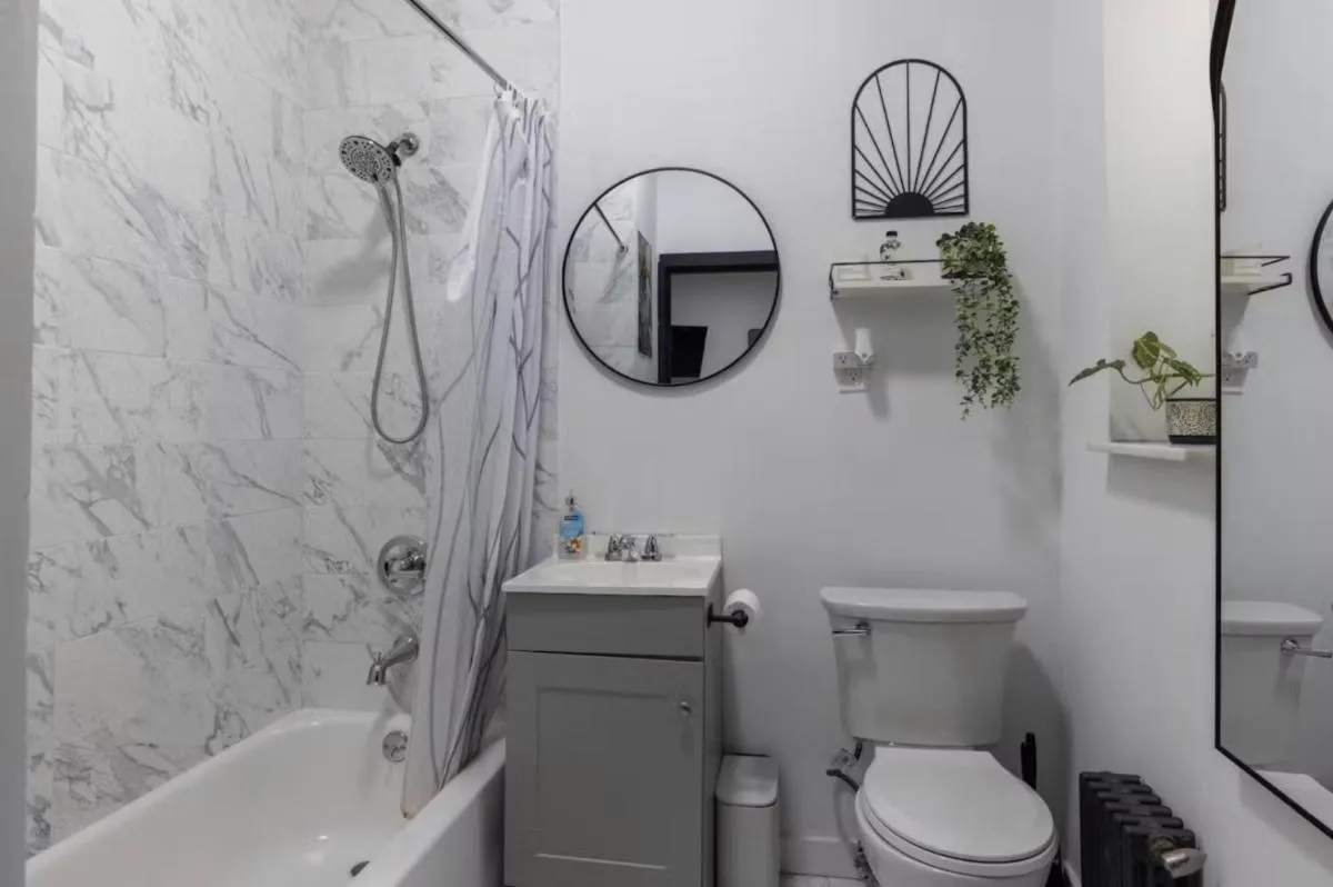 Steps from Everything – Modern 1-Bdr in Downtown’s Union Square — 3