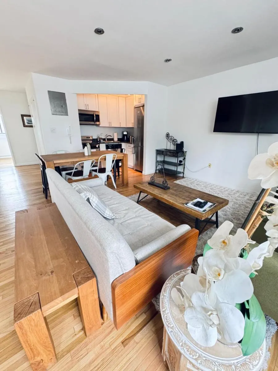 Stylish Duplex Penthouse with large Outdoor Space — 4