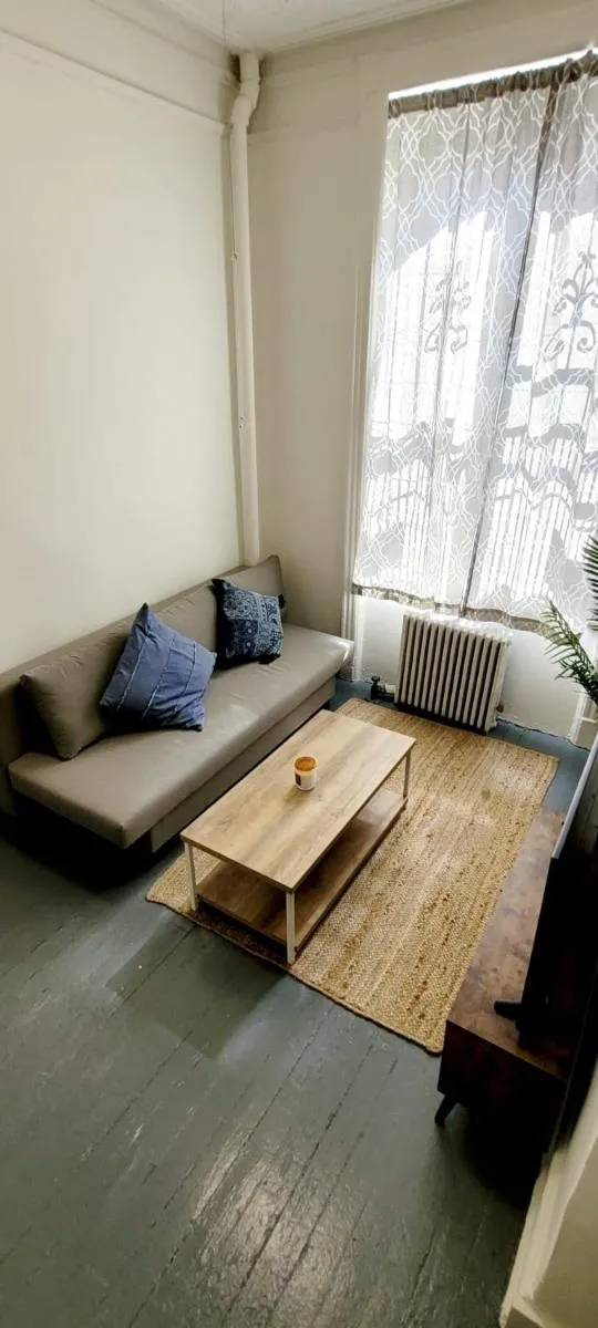 Superlative Midtown Manhattan Apartment — 2