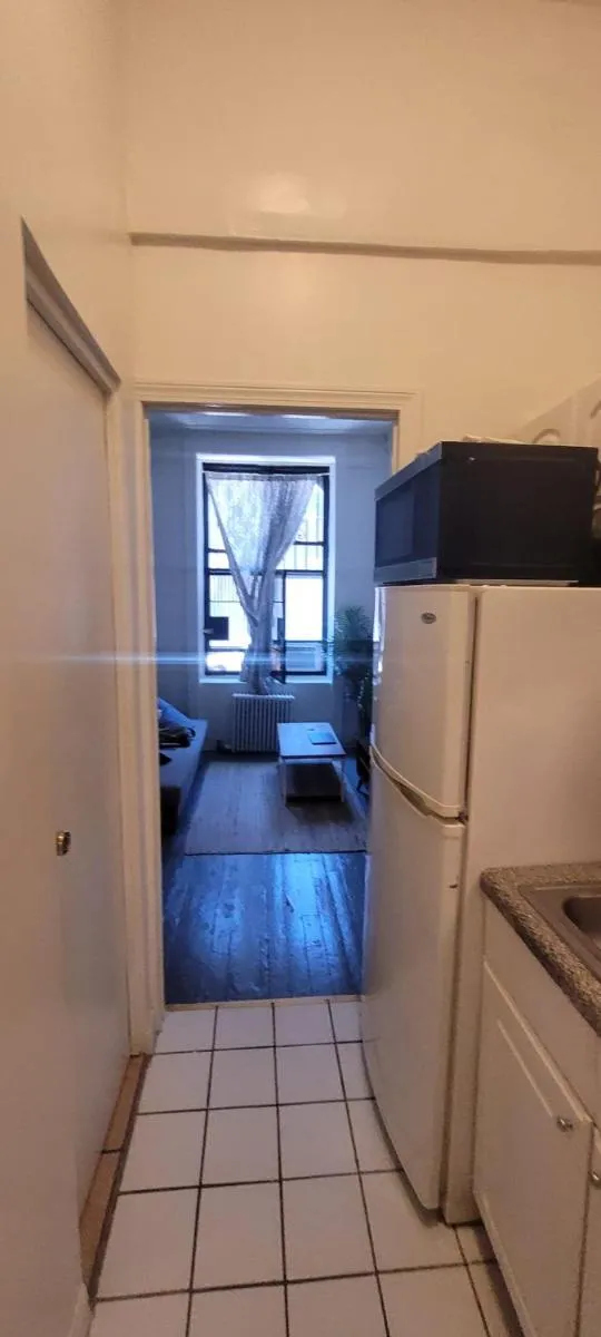 Superlative Midtown Manhattan Apartment — 7