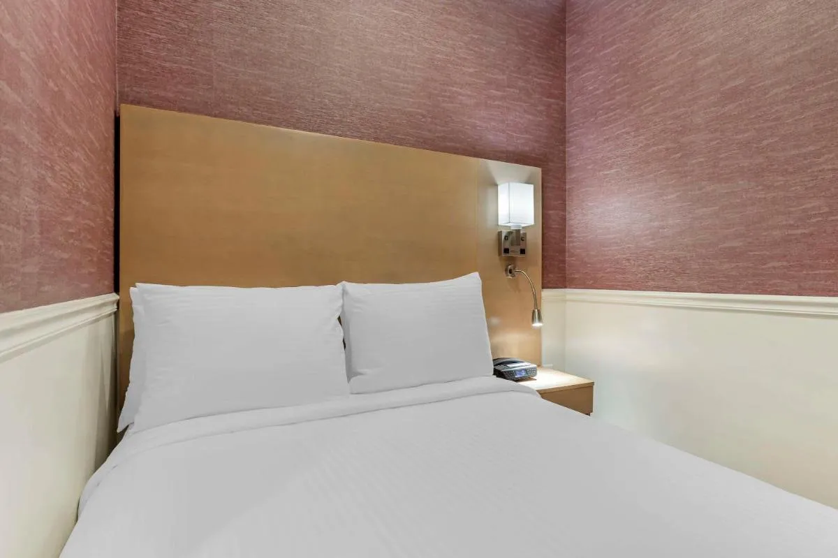 The Mayfair Hotel Times Square, an Ascend Collection — 7