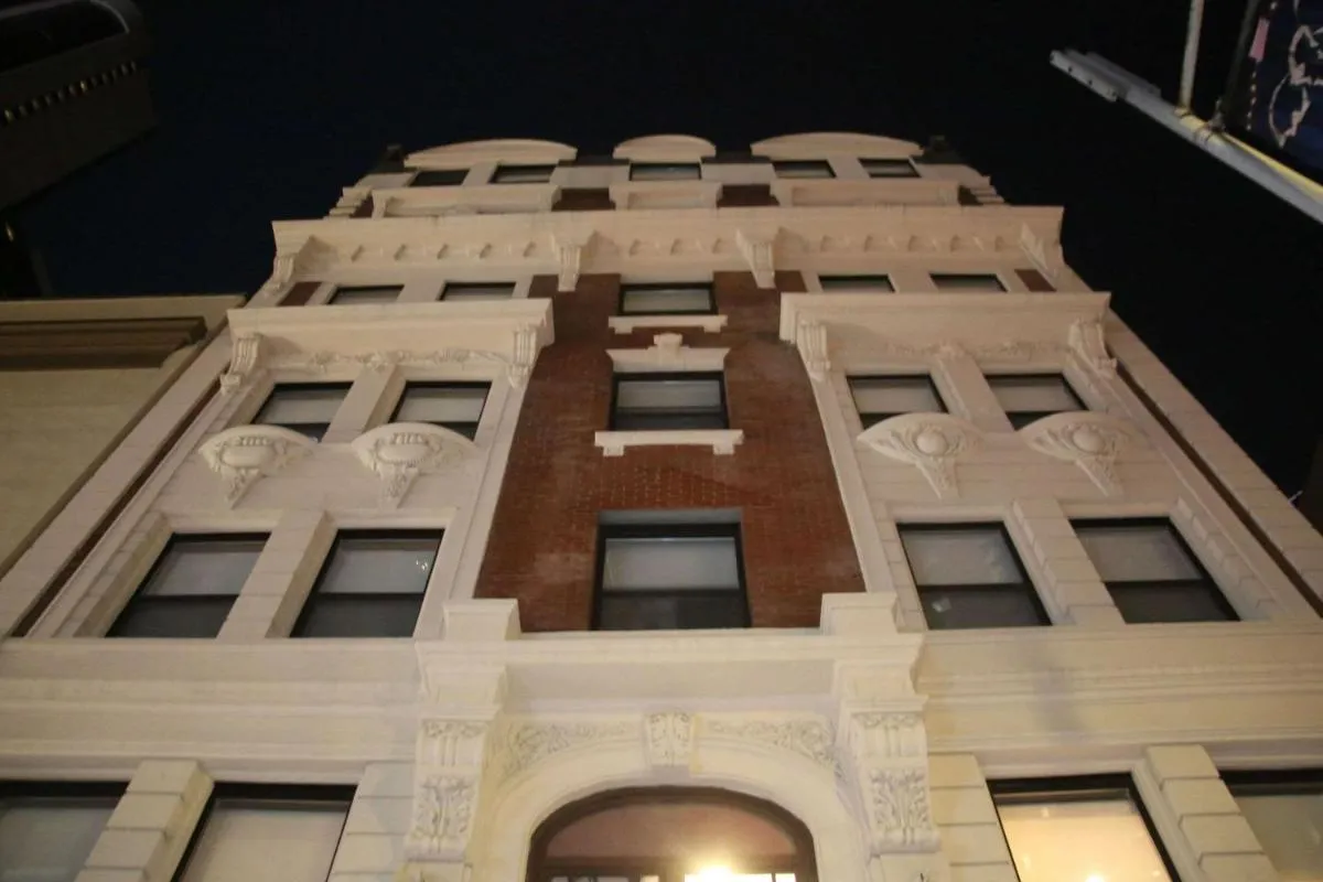 The Mayfair Hotel Times Square, an Ascend Collection — 4