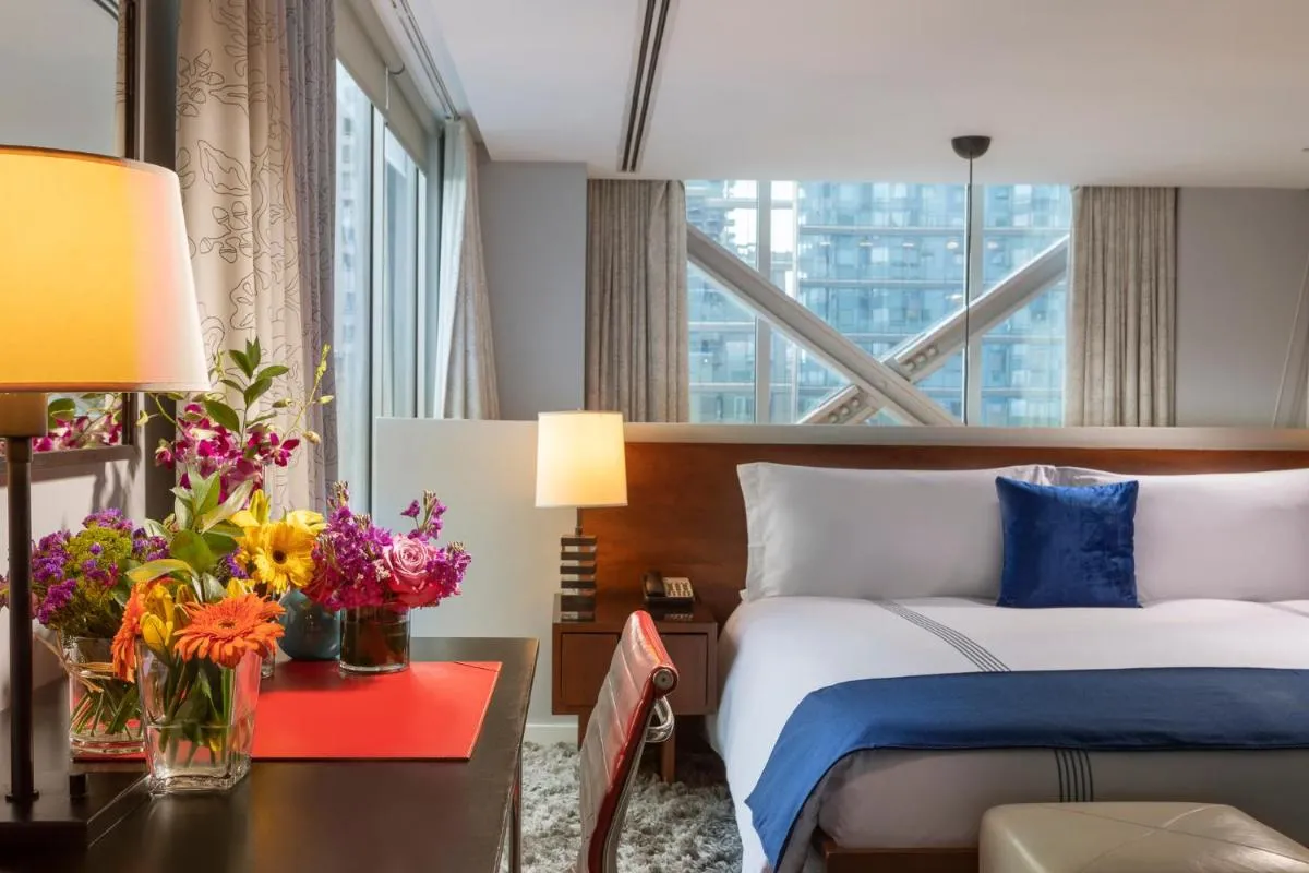 6 Columbus Central Park Hotel — 2