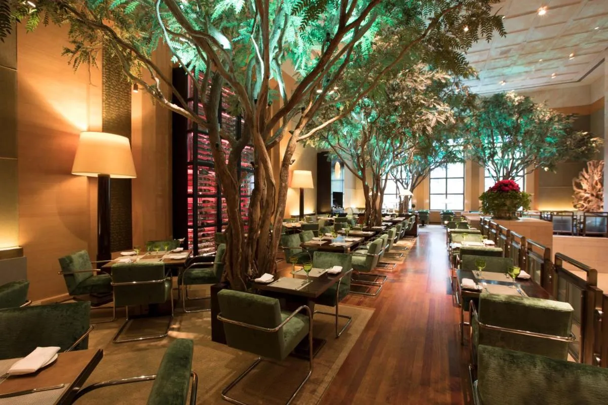 Four Seasons Hotel New York — 4