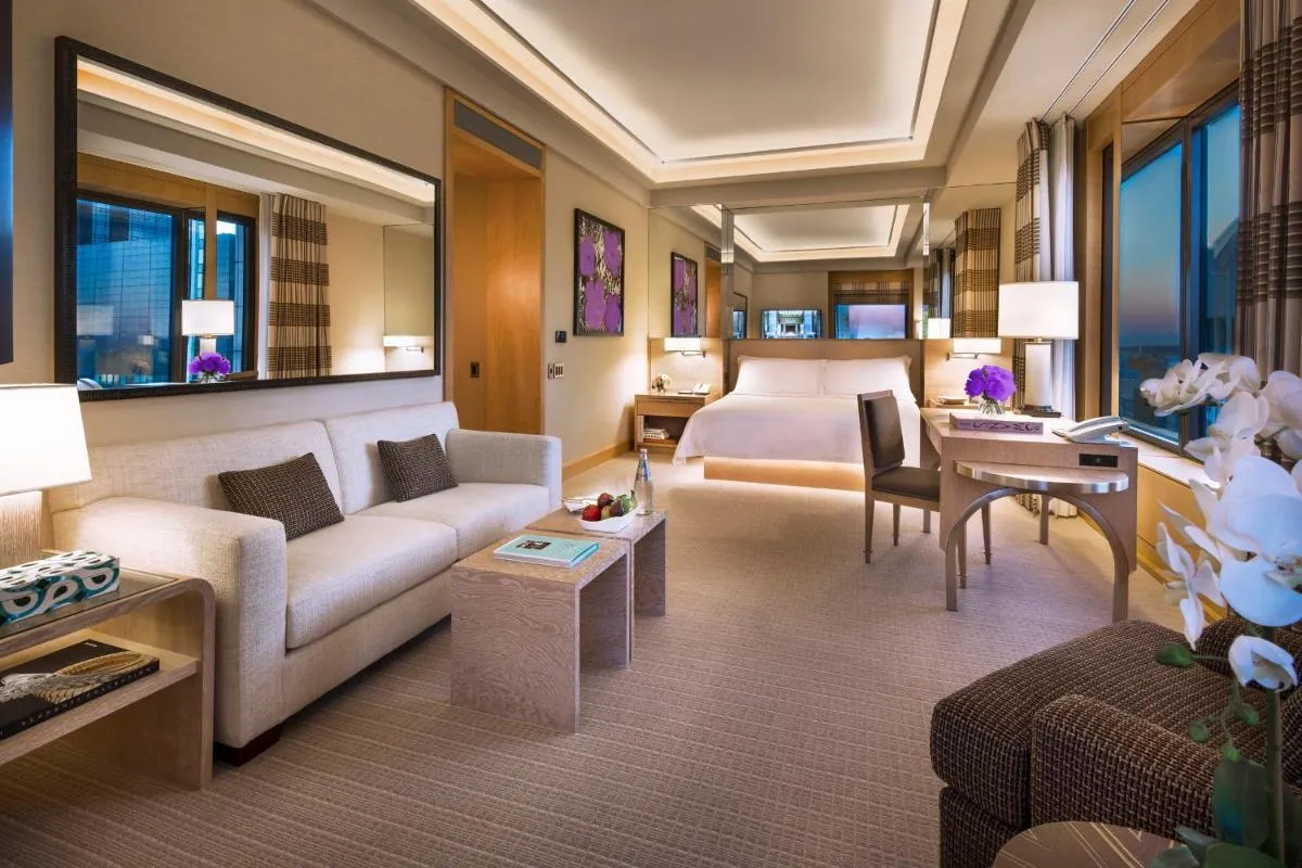 Four Seasons Hotel New York — 5