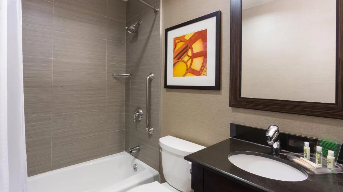 Holiday Inn Lower East Side by IHG — 3